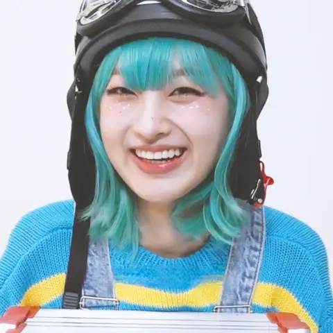 아도라 사진