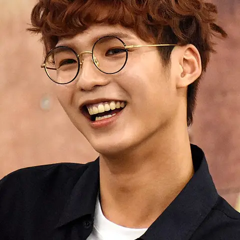 백현우 사진