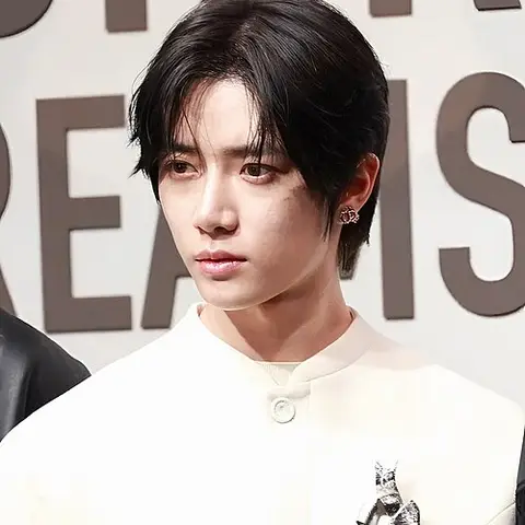 범규 사진