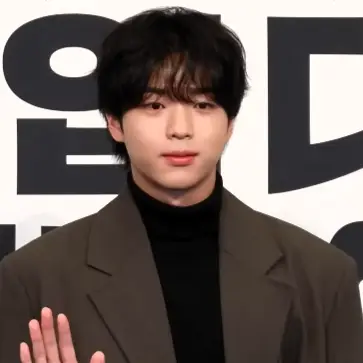 차강윤 사진