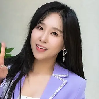 채윤 사진