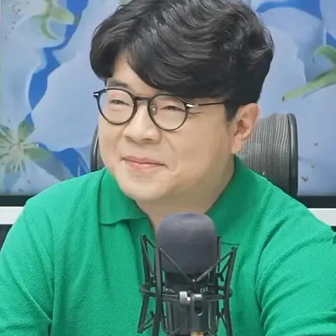 최욱 사진