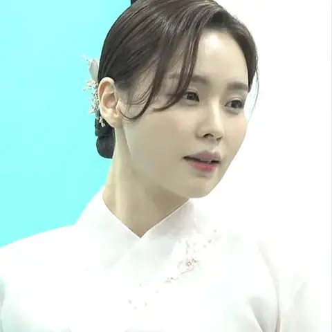 최윤라 사진