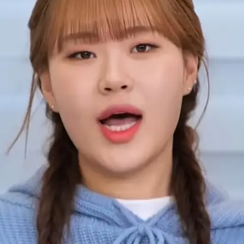엄지윤 사진