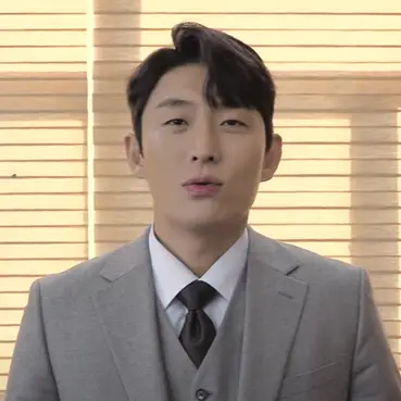 고준 사진