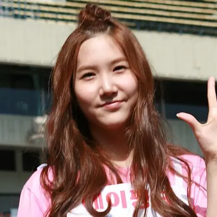 홍유경 사진