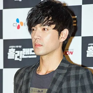 황성웅 사진
