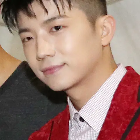 우영 사진