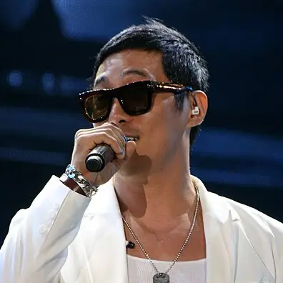 KCM 사진