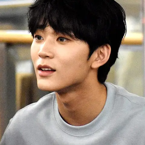 김찬영 사진