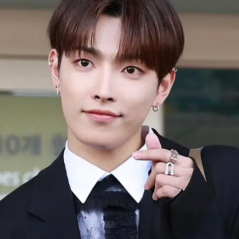 김홍중 사진