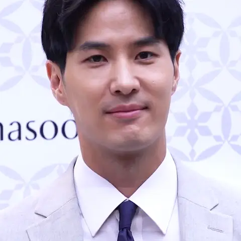 김지석 사진