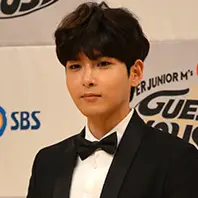 려욱 사진
