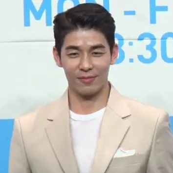 김사권 사진