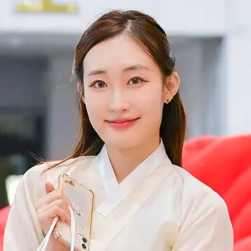 김산하 사진