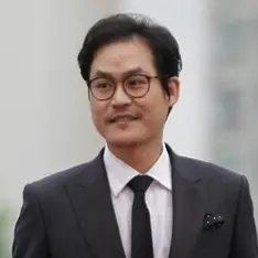 김성균 사진
