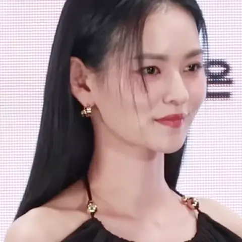김윤혜 사진