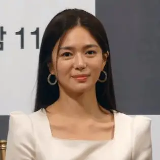 이엘리야 사진