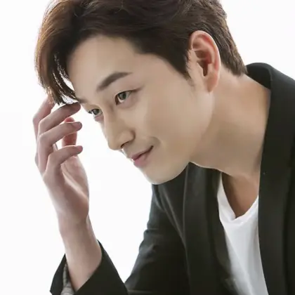 이현욱 사진