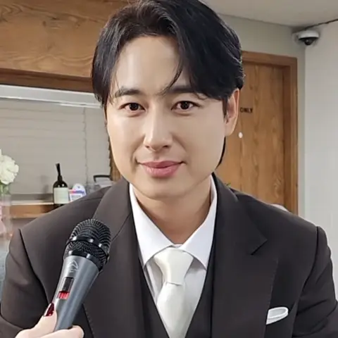 이지훈 사진
