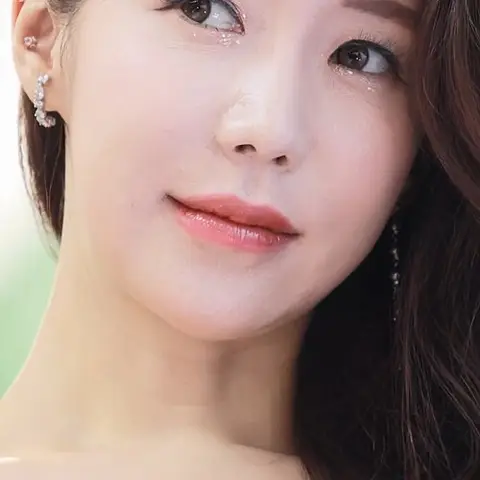 민채윤 사진