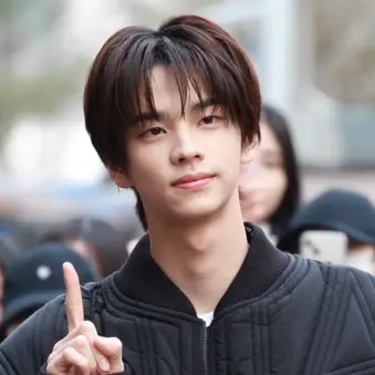 신유 사진