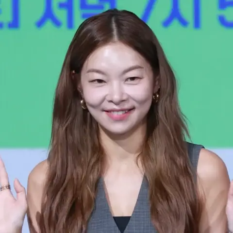 송해나 사진