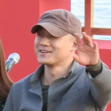 송일곤 사진