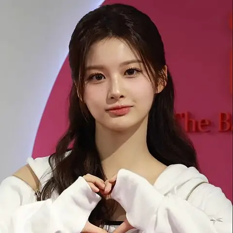 설윤 사진