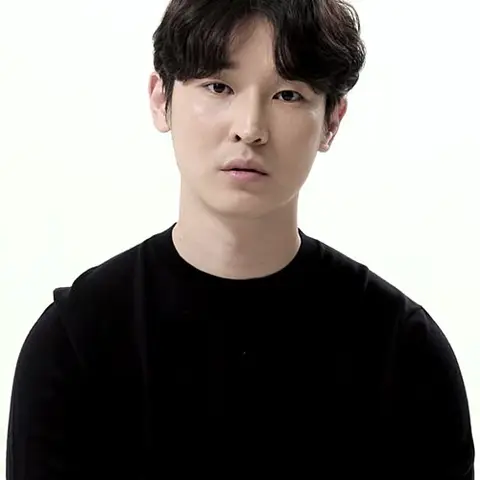 우지현 사진