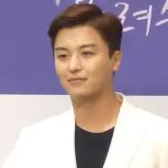 연우진 사진