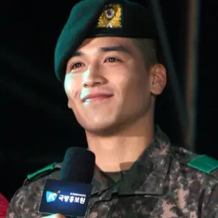 유건 사진
