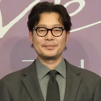 유재명 사진