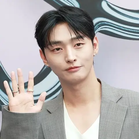 윤지성 사진
